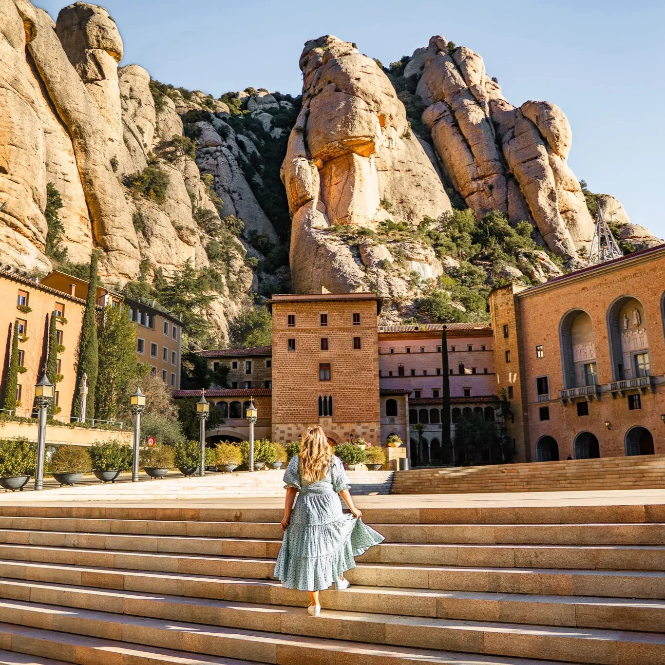Private Montserrat & Luxury Winery + Tapas Lunch